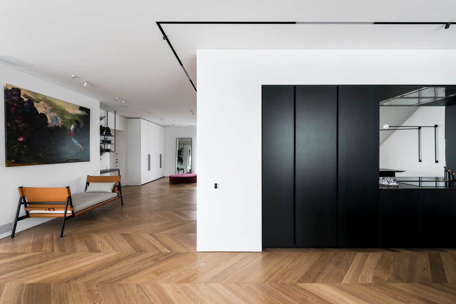 Basica-Lacquer-Honey-Chevron-Image-3-Hallway