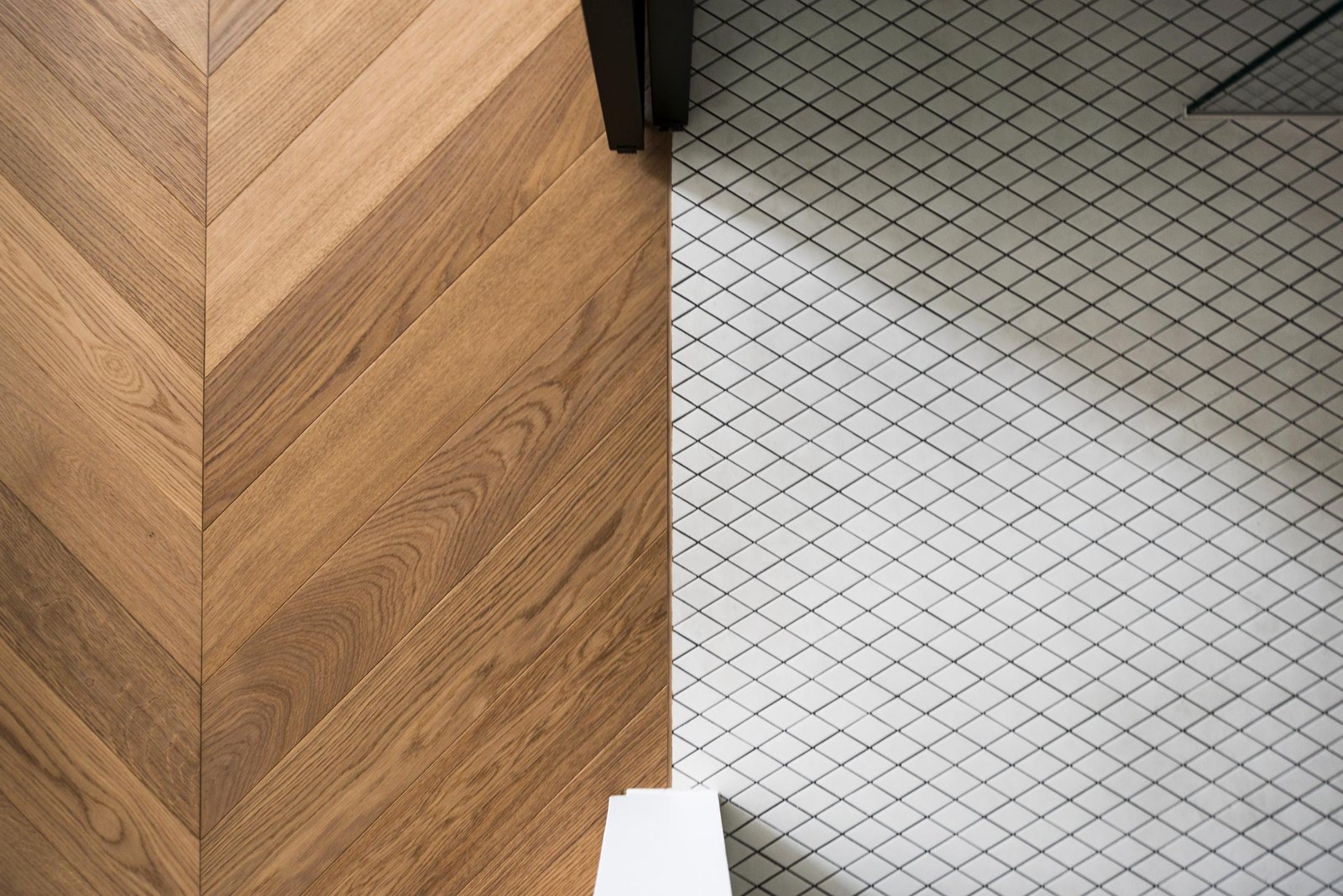 Basica-Lacquer-Honey-Chevron-Image-5-Overview